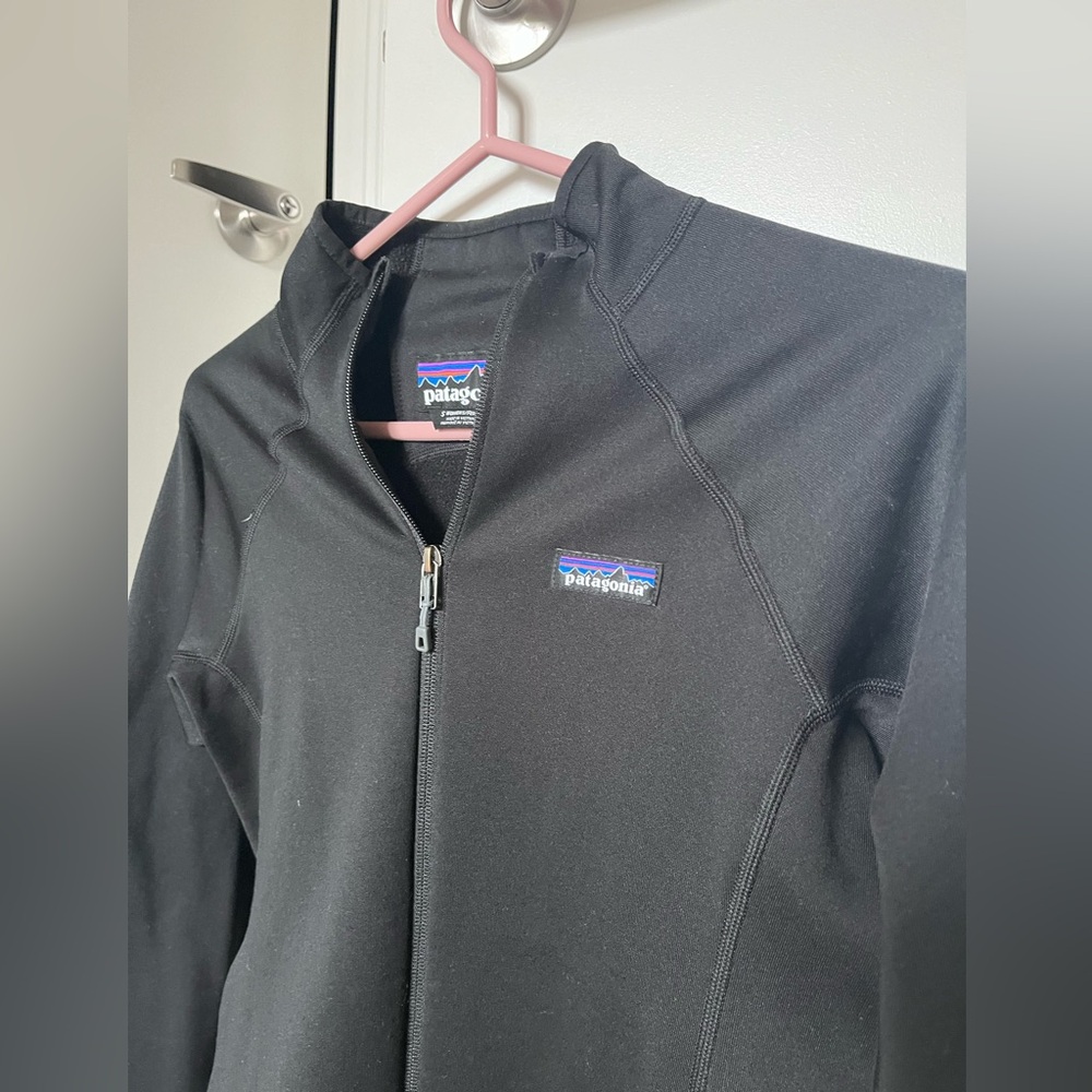 Patagonia Black Utility Jacket with Performance Features - Picture 4 of 6